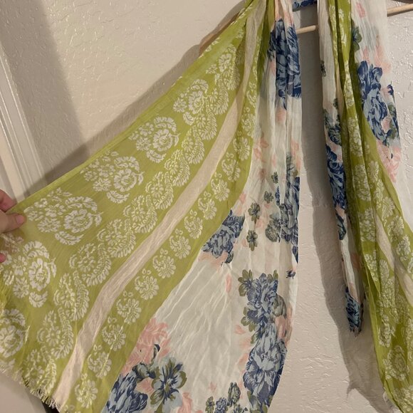 J. Jill 100% Cotton Made in India Yellow & Blue Floral Frayed Edge Scarf - Picture 4 of 6